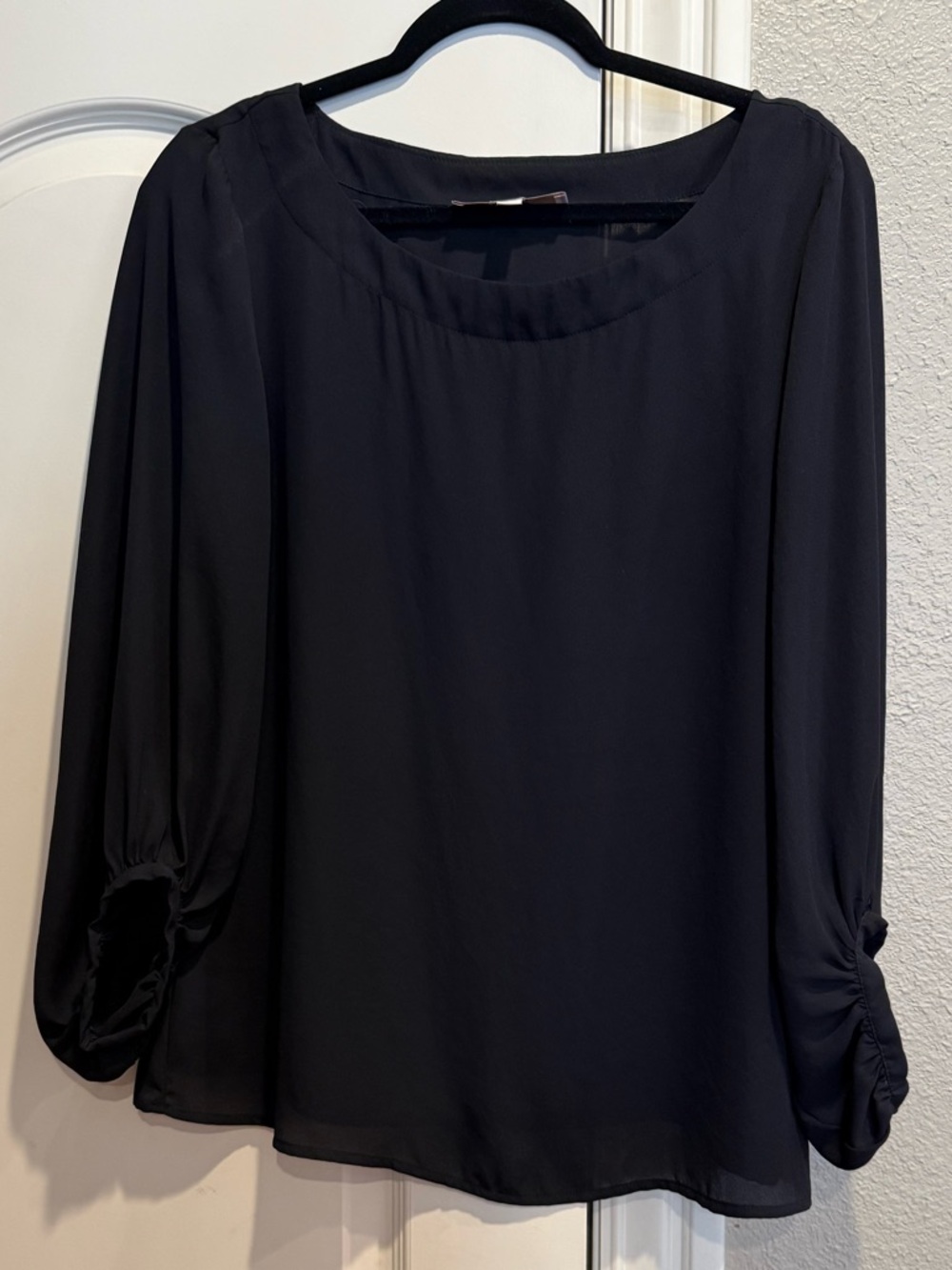 Ann Taylor LOFT black 3/4 length bubble sleeve blouse